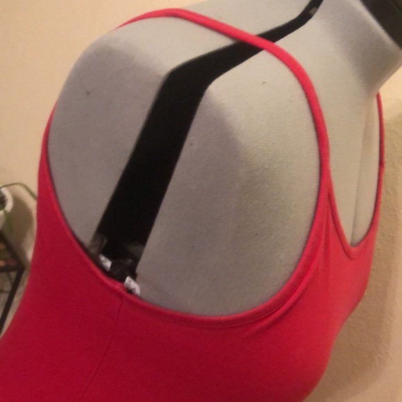 Red Caslon tank top has a spot xl shelf bra - Picture 5 of 9